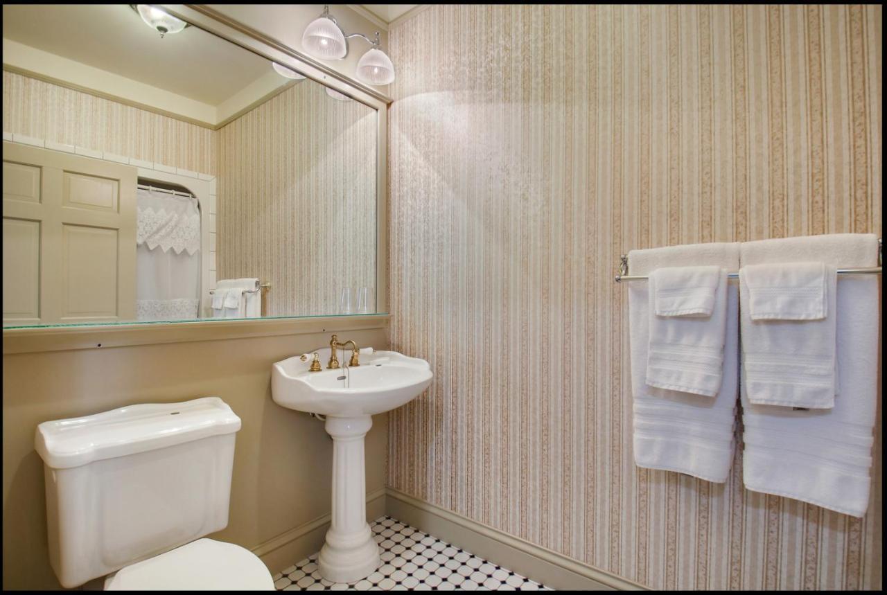 Carnegie Hall Boutique Hotel Ladysmith Екстериор снимка