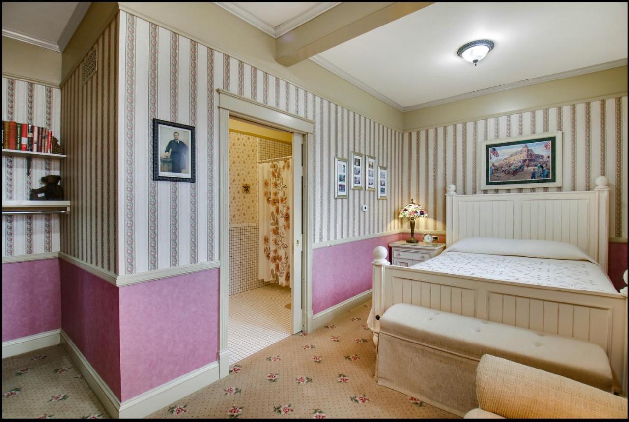 Carnegie Hall Boutique Hotel Ladysmith Екстериор снимка
